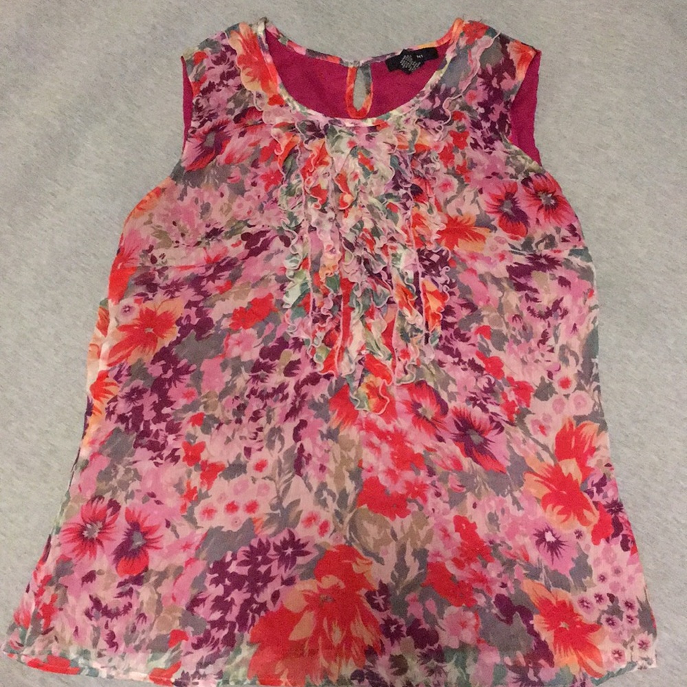 Floral SS ruffle blouse. Size 14